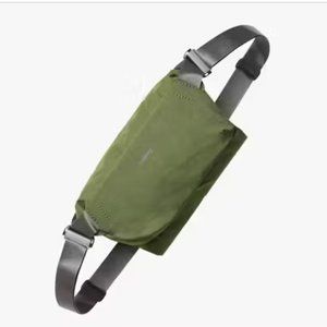 Bellroy Sling 4L -- Green